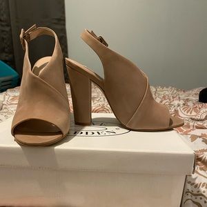 Steve Madden peep toe heeled sling back shoes (Like New!!!)